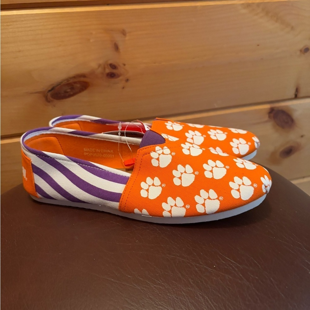 FOCO Clemson Tigers Shoes - Size M- NWT